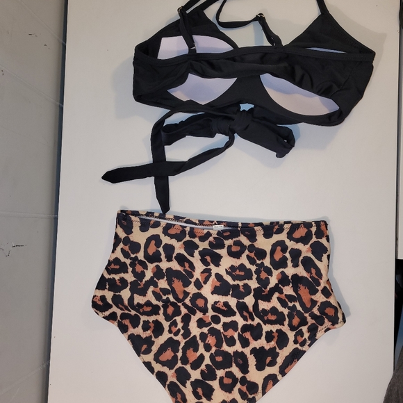 LEOPARD PRINT BIKINI SIZE SMALL NWOT BRAND UNKOWN - Picture 4 of 6